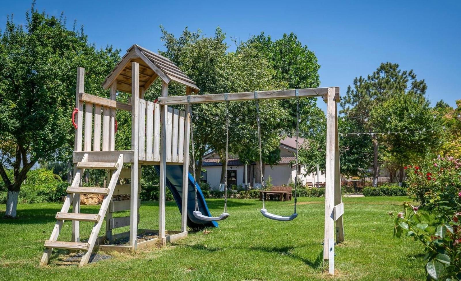 Domeniile Clos Des Colombes Douăzeci şi Trei August Εξωτερικό φωτογραφία